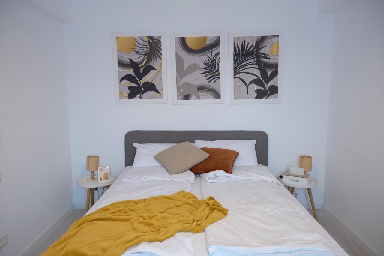 Center - 101 Apartment
